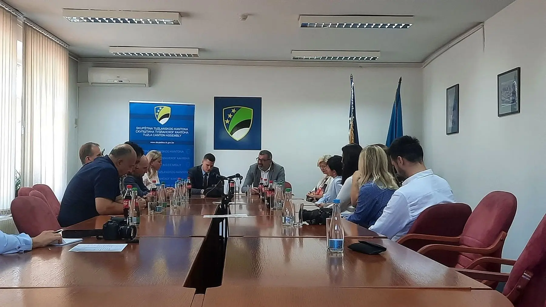 Vujović i Halilagić se zahvalili ljekarima za sve što čine na oporavku ranjenog nastavnika